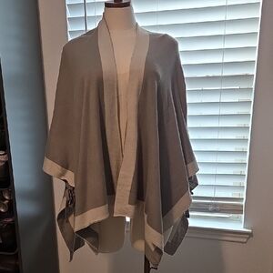 Apt. 9 Gray and Cream Knit Shawl